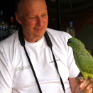 Tamme papegøyer var en del av landsbylivet. (Foto: Rainforest Foundation Norway / ISA Brazil)